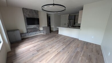 Building Photo - Rhine House Lofts