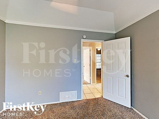 Building Photo - 503 Benedict Ln