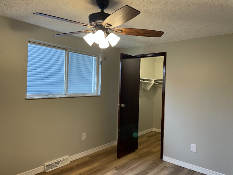 Building Photo - 5704 Duquesne Pl