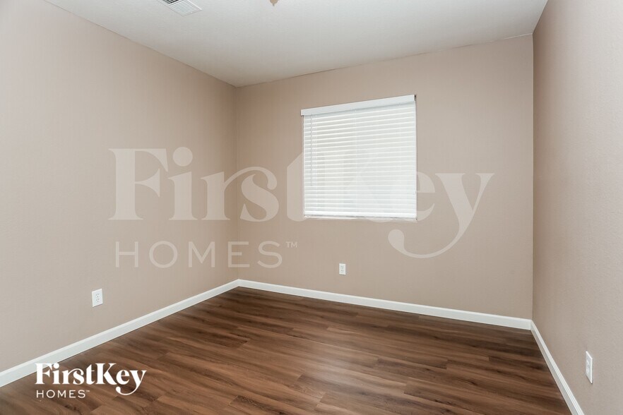 Building Photo - 9135 Green Frost Dr