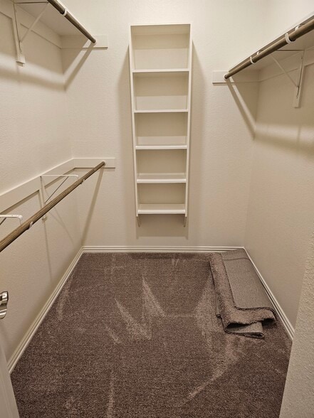 Master Bedroom Closet - 3405 Solana Cir
