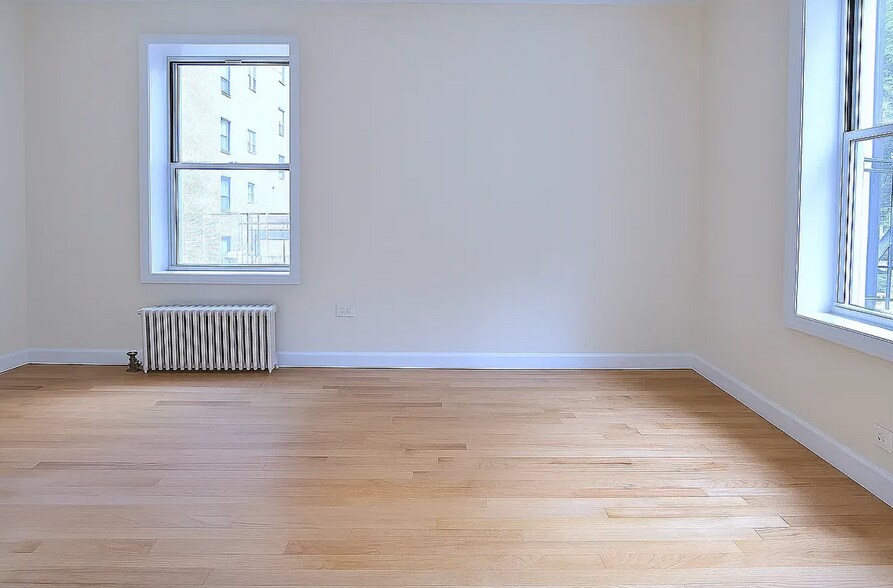 Building Photo - 112 W 13th St