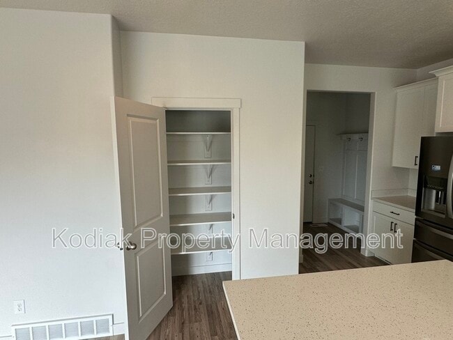 Building Photo - 1028 E Bigelow Ave