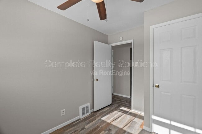 Building Photo - 409 Caithness Rd