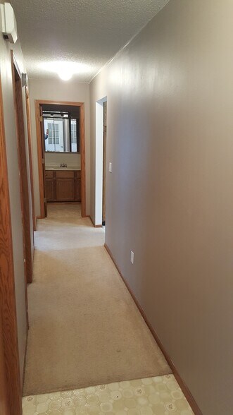 Building Photo - 3108 Mohawk Dr