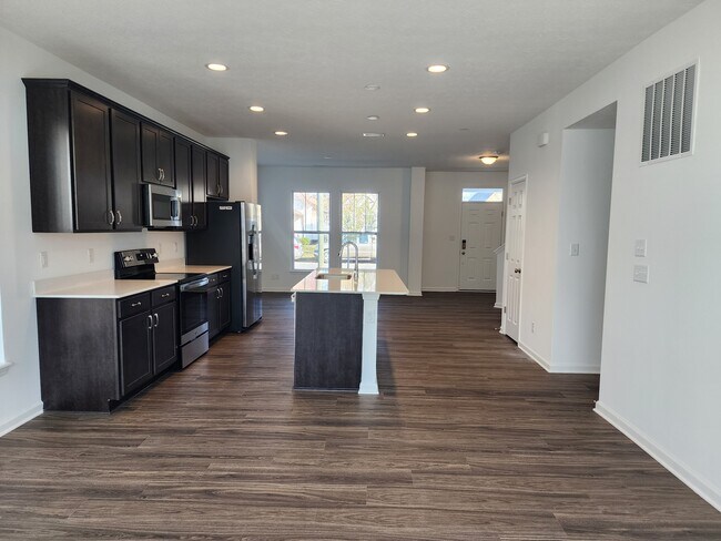 Building Photo - 326 N Warman Ave