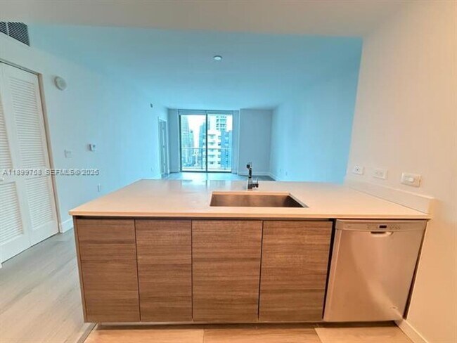 Building Photo - 1100 S Miami Ave