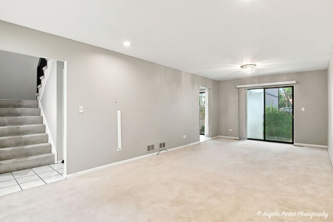 Building Photo - 246 Shadow Bend Dr