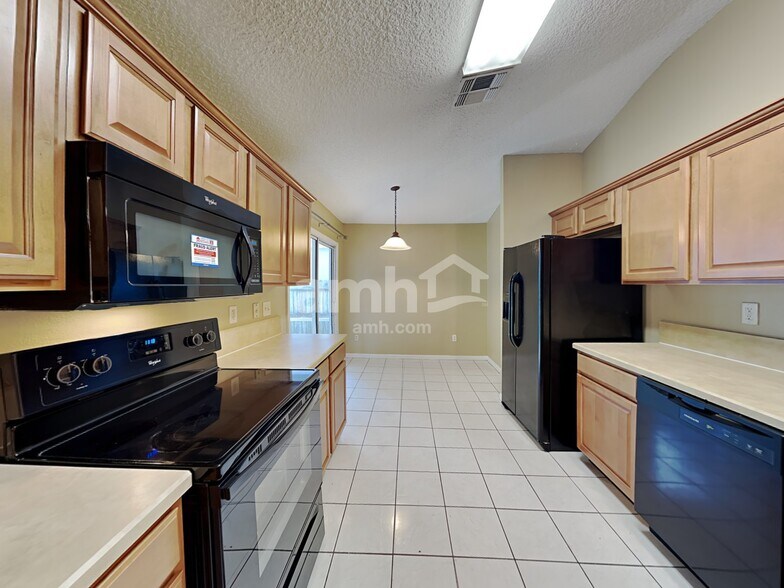 Building Photo - 867 Bonaparte Landing Blvd