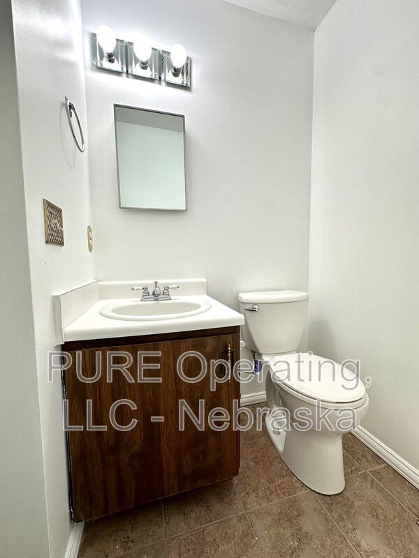 Building Photo - 1631 N 109th Plaza