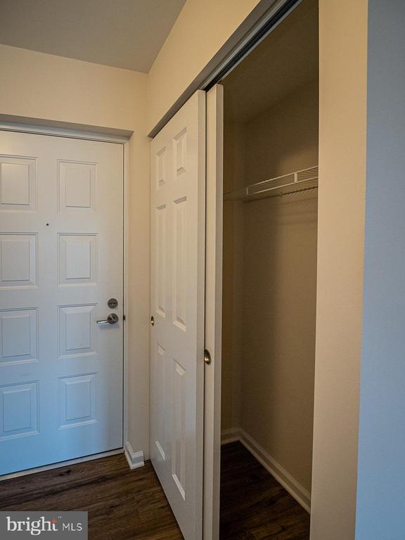 Building Photo - 15210 Elkridge Way