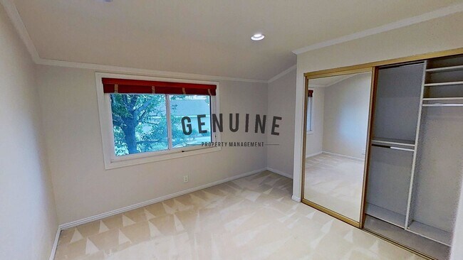 Building Photo - Large 4 Bedroom House with Pebble Bottom Pool - Backyard Oasis!