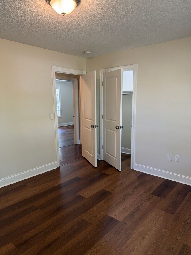 Building Photo - East Brainerd