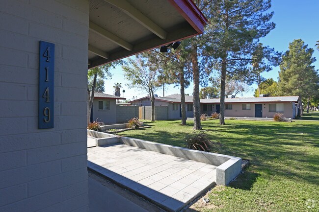 Building Photo - Lamar Villas