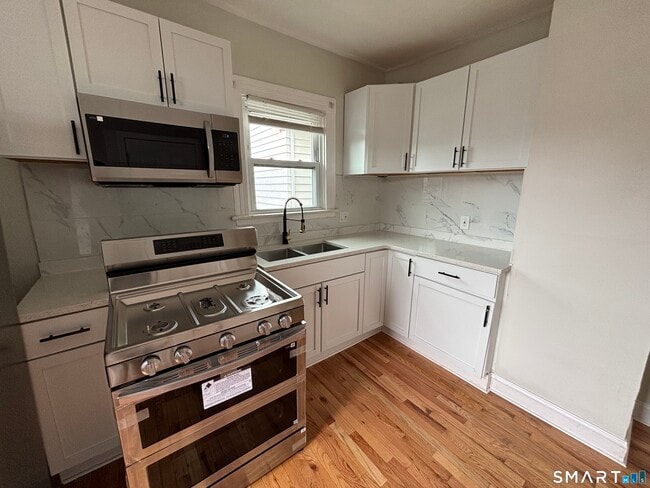 Building Photo - 241 Lewis St