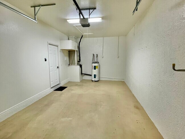 Building Photo - 6171 Lancewood Way