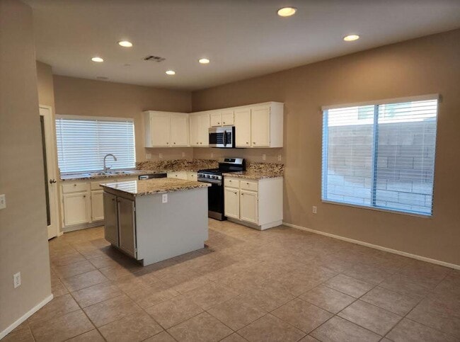 Building Photo - 766 Ventana Ridge