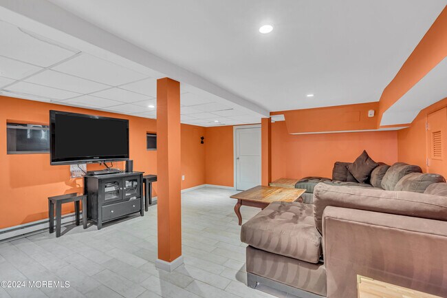 Building Photo - 207 Monmouth Ave