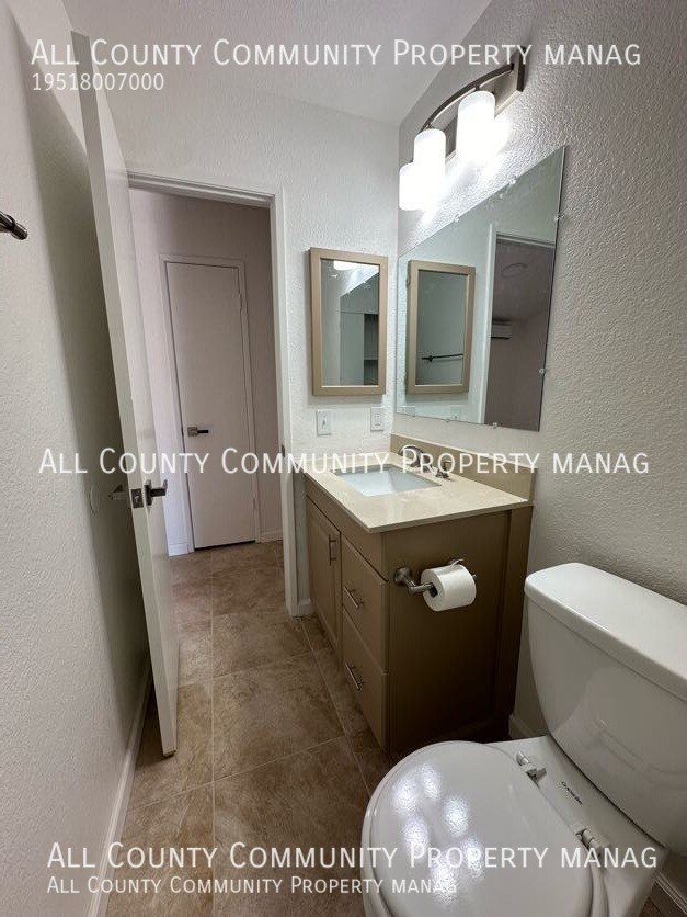 Building Photo - 73856 Sunnyvale Dr