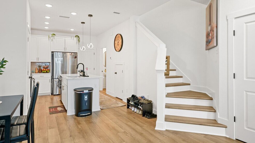 Building Photo - 11103 Quantum Ct