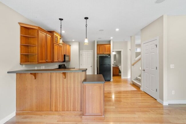 Building Photo - $2,500 | 4 Bedroom, 3.5 Bathroom Multi Flo...