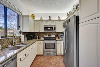 Building Photo - 1025 NW 105th Way