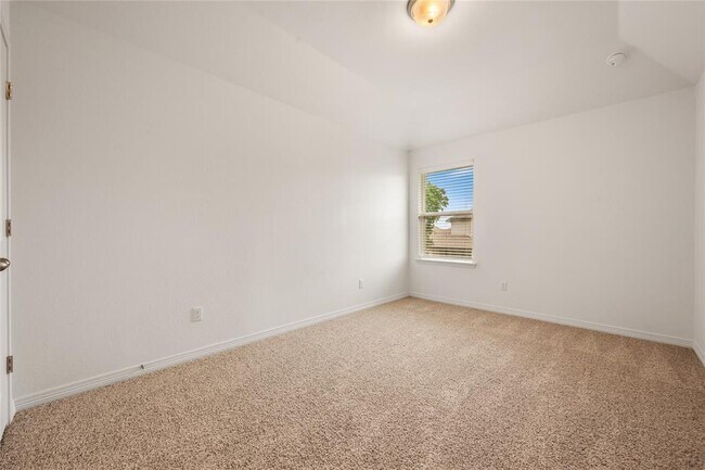 Building Photo - 2213 Santa Isabella Dr
