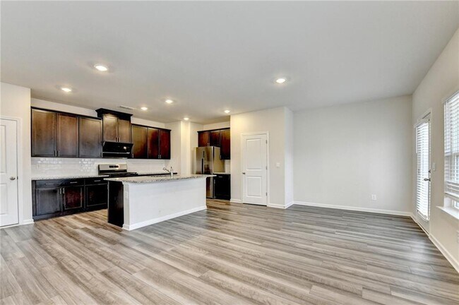 Building Photo - 2214 Whitworth St