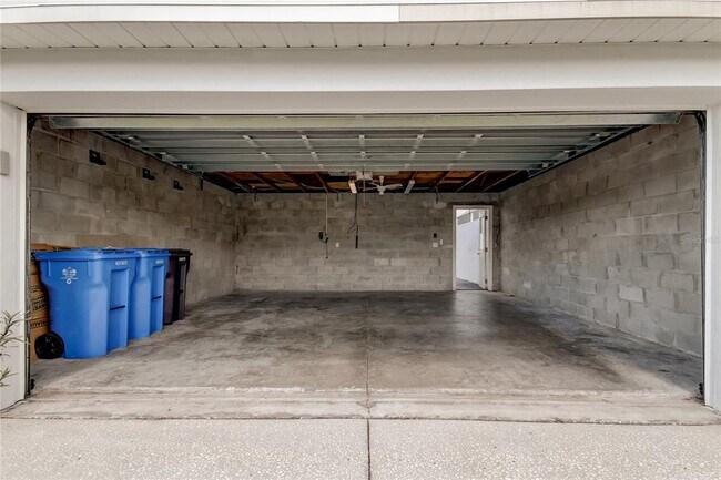 Building Photo - 10003 Bradwell Pl