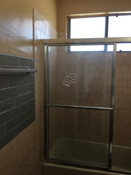 Building Photo - 161 W Ave 28