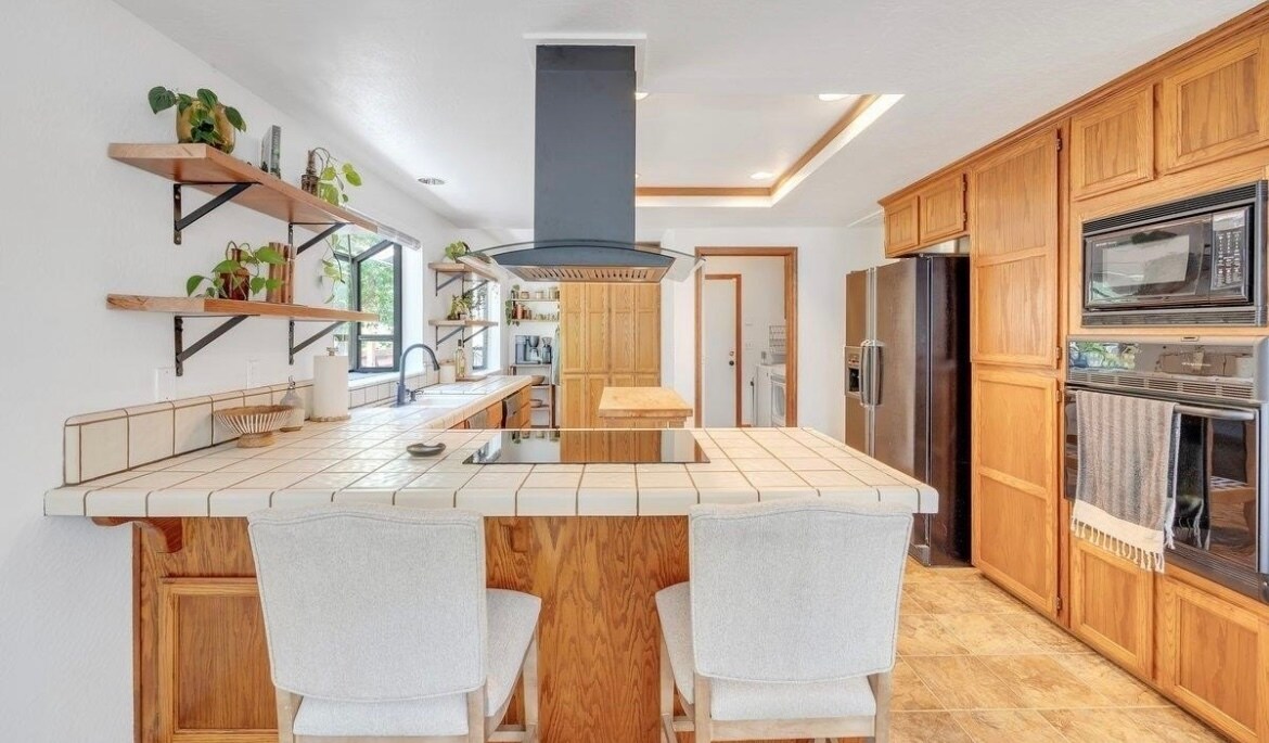 Building Photo - 22689 Cedar Pines Ave