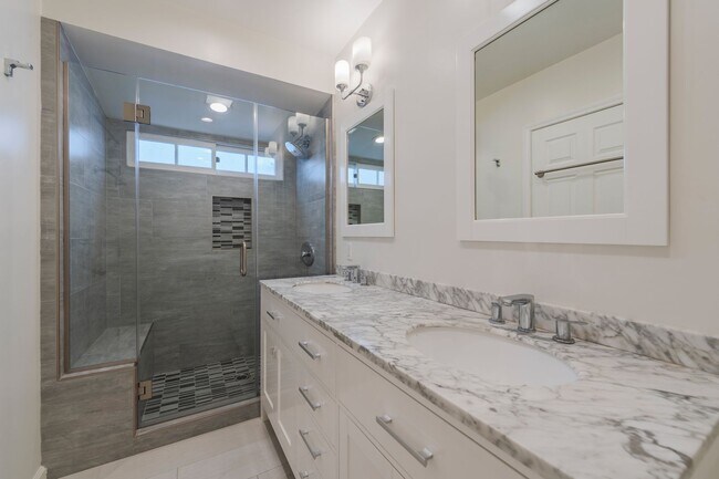 Building Photo - Beautiful Sherman Oaks Home Rental!