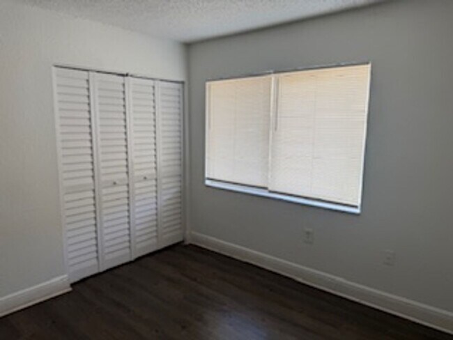 Building Photo - Large two bedroom condo