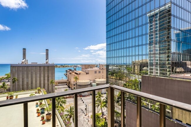Building Photo - 2BED 2 BATH ALL UTILITIES INCLUDED DOWNTOW...
