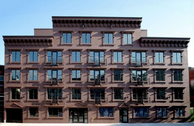 Building Photo - 202 Macon St