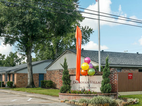 Building Photo - Donovan Village Apartments