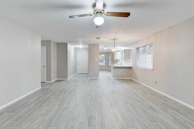 Building Photo - 7815 Barnhill Dr
