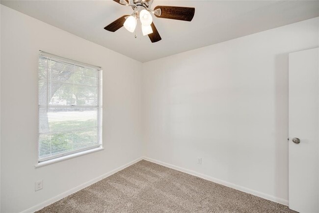 Building Photo - 809 Neans Dr