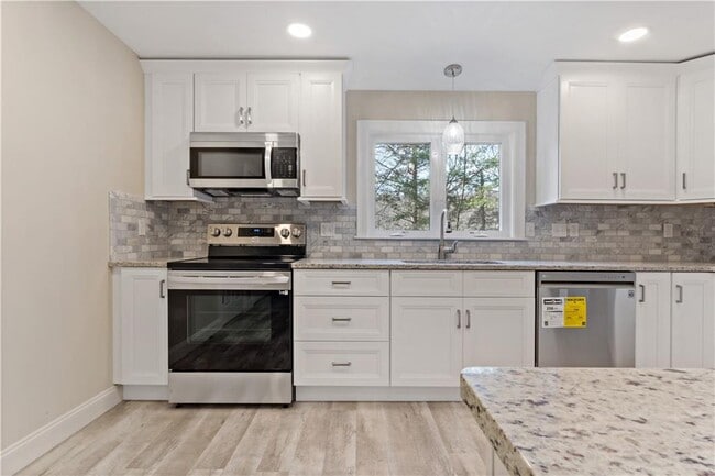 Building Photo - 595 St Paul St