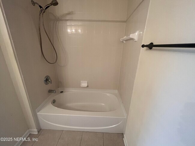 Building Photo - 1500 Calming Water Dr