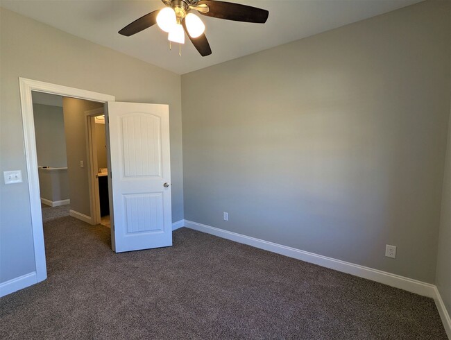 Building Photo - 46 Yellow Pne Ln