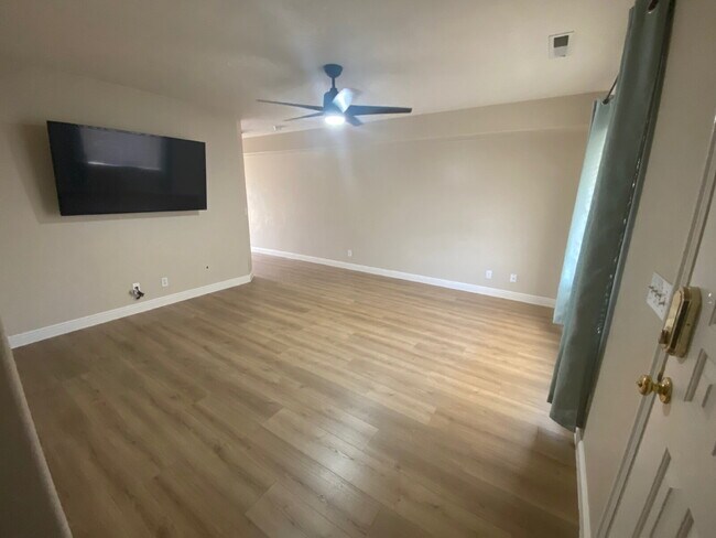 Building Photo - 3-Bed Townhouse in St. George with 2.5 Bat...