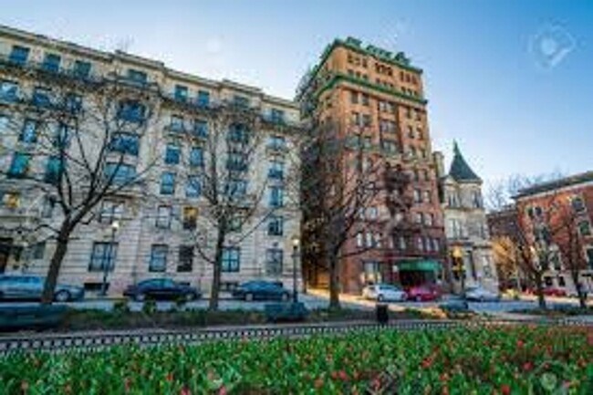 Building Photo - 716 Washington Pl