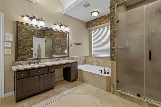 Building Photo - 4313 Oak Knoll Dr