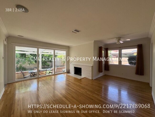 Building Photo - 3 bed & 2 bath home in EAST side Long Beach