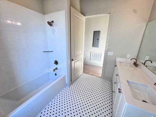 Building Photo - The Southern - 3BR/3BA For Rent