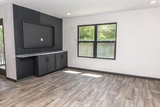 Building Photo - 3476 Sparco Dr