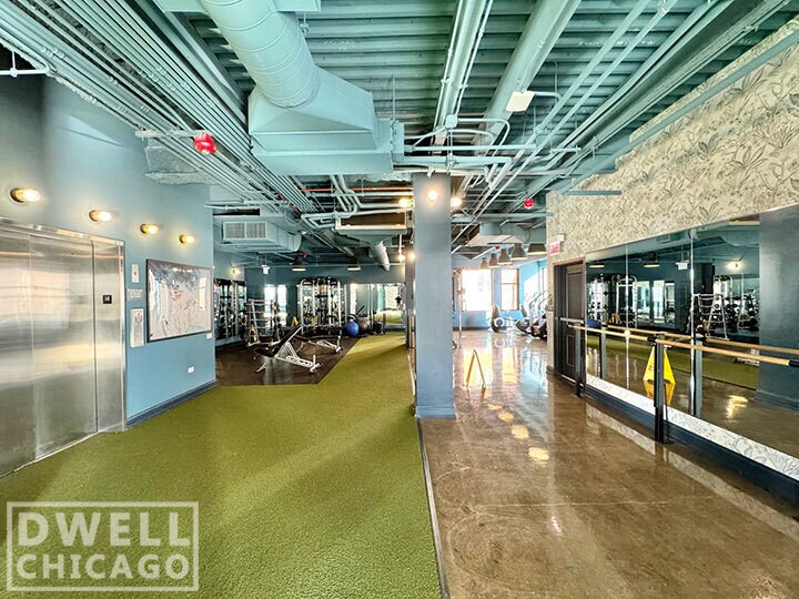 Building Photo - 17 E Adams St