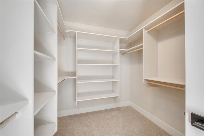 Building Photo - Luxury Townhome in the Heart of Eagle — 3 Beds + 3 Baths + Premium Amenities