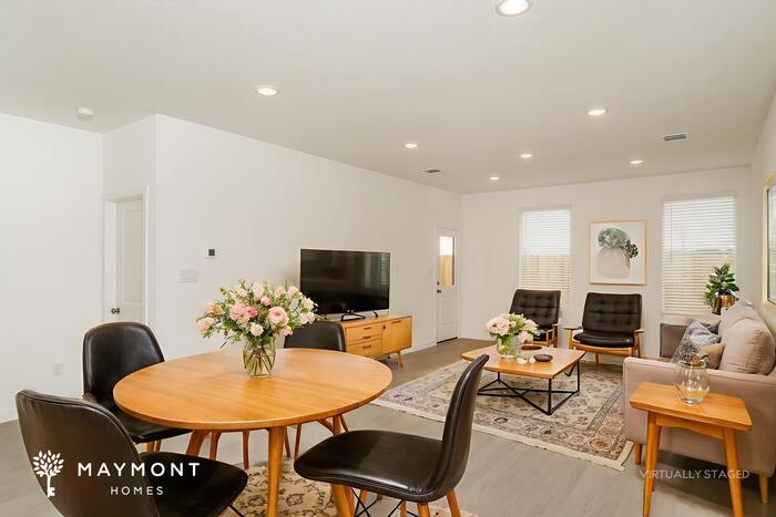 Building Photo - 4052 Shaw Tree